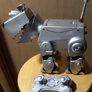 ORIGINAL VINTAGE WOW WEE MEGA BYTE K9 ROBOT HOUND DOG + REMOTE NON WORKING 1999